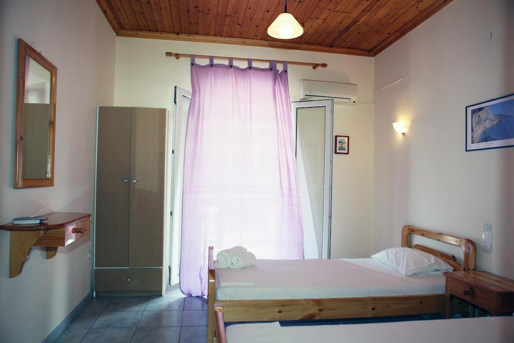 Marathes Studios Áyios Nikítas Habitación foto